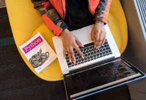 為何企業(yè)愿意出高價(jià)定制網(wǎng)站？