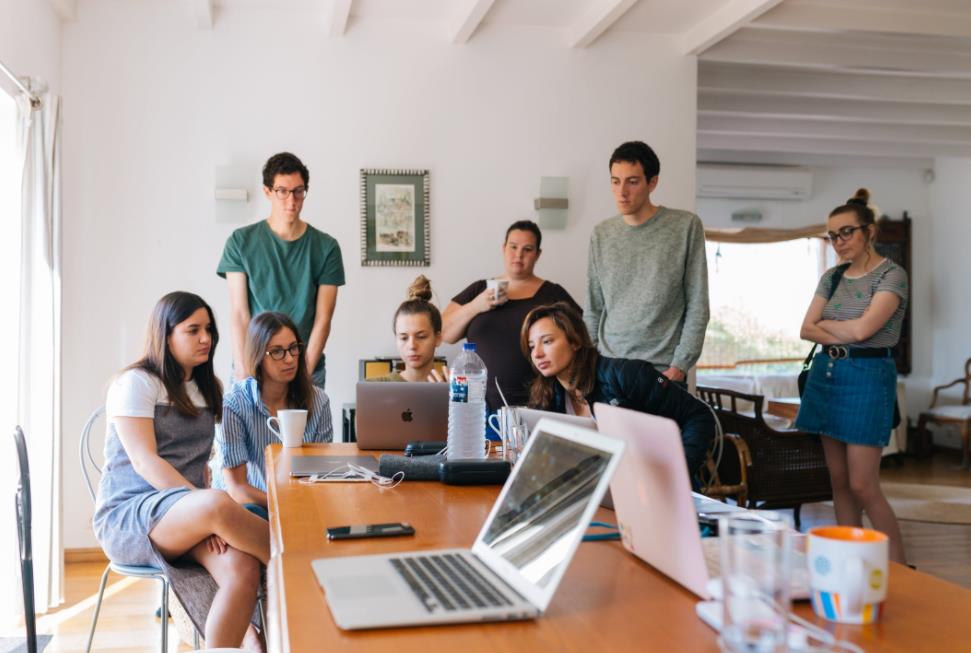 網(wǎng)站設(shè)計(jì)如何讓圖片結(jié)合文字的設(shè)計(jì)效果